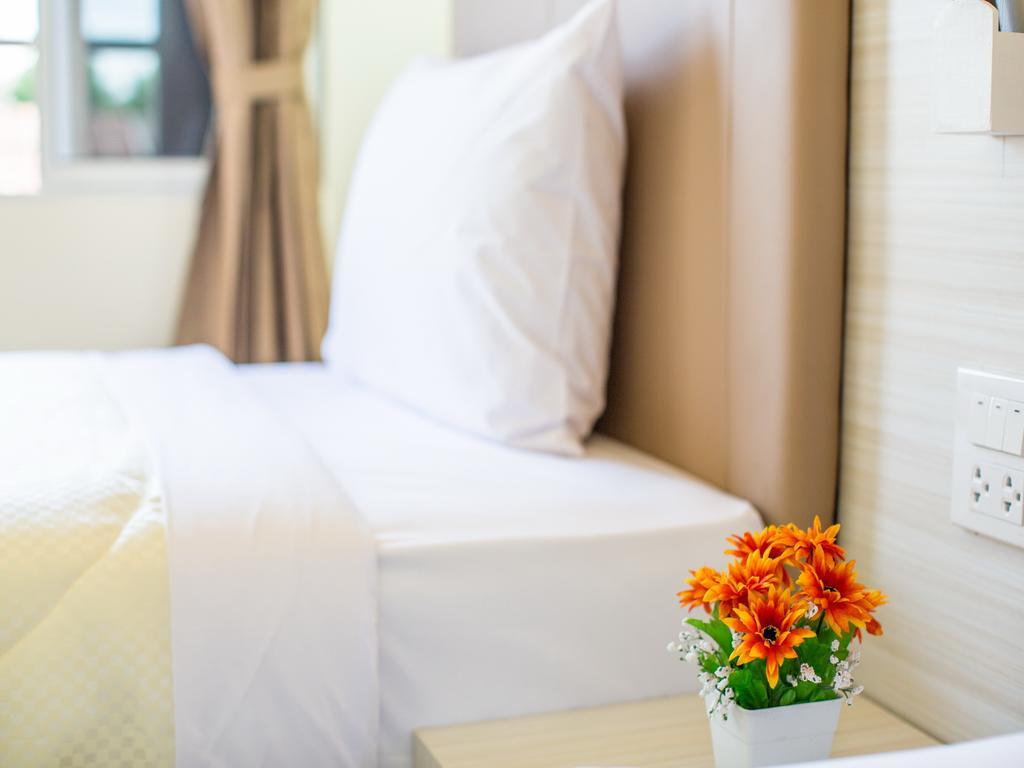 P.A. Thani Hotel Накхон Сауан Екстериор снимка